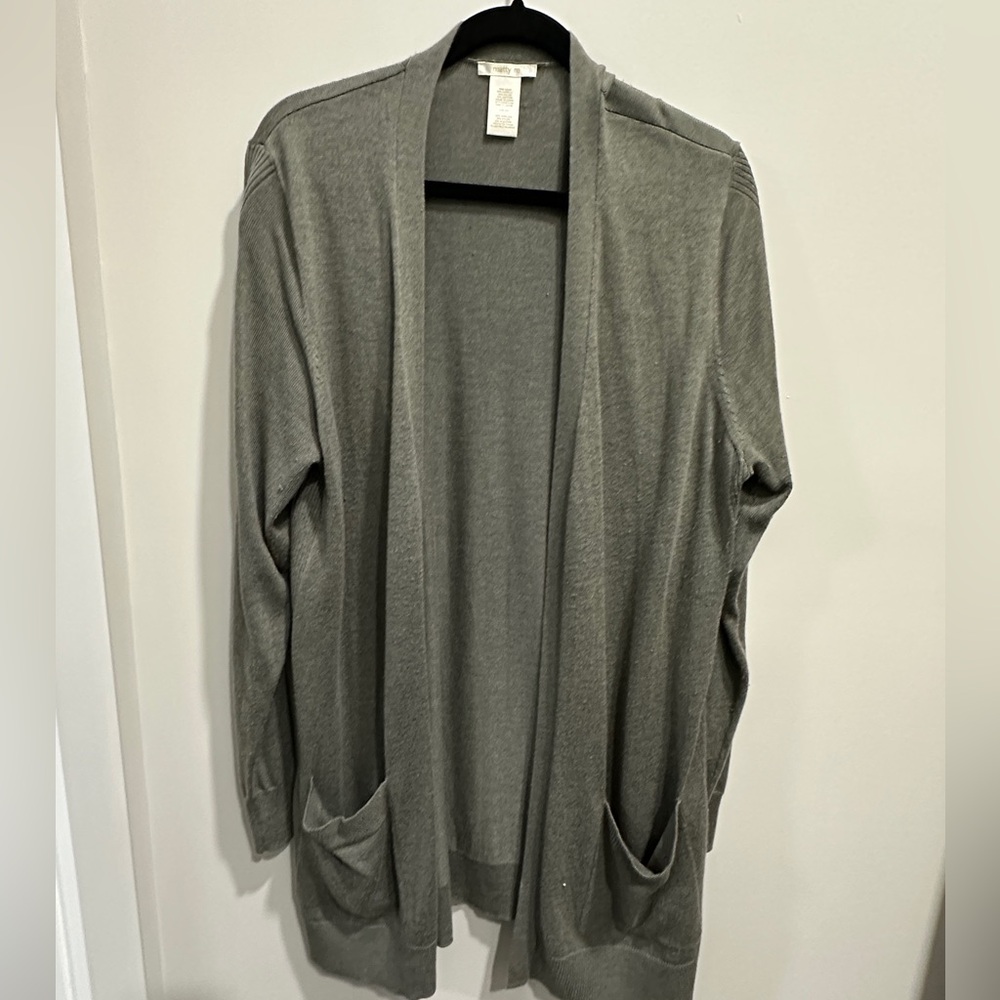 Lightweight cardigan that comes mid thigh. Olive Green - XXL